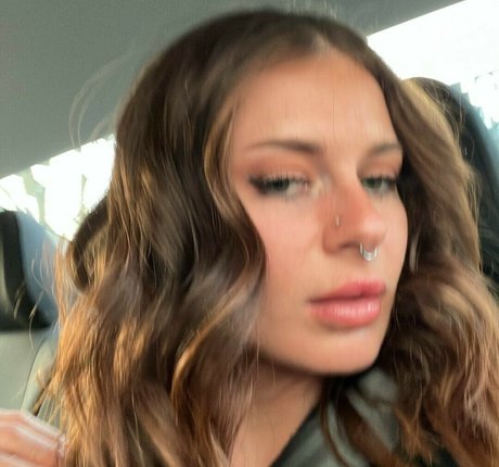 Valerie Moon porn star img