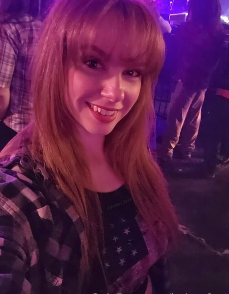 jadyn fyre model naked pic