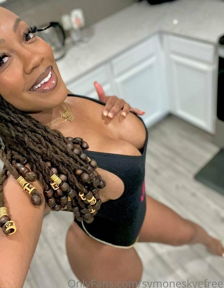 symoneskyefree exclusive star images