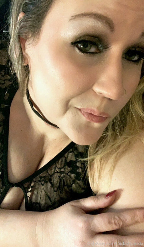 thickishpanda beautiful model pic