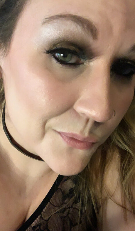 thickishpanda erotic star gallery