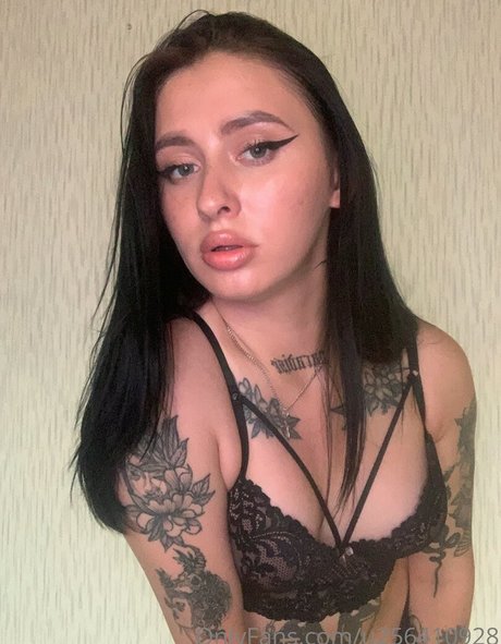 alina juicy b1tch adult star img