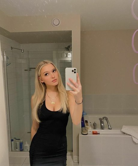 Emma Welyki pornstar hot image