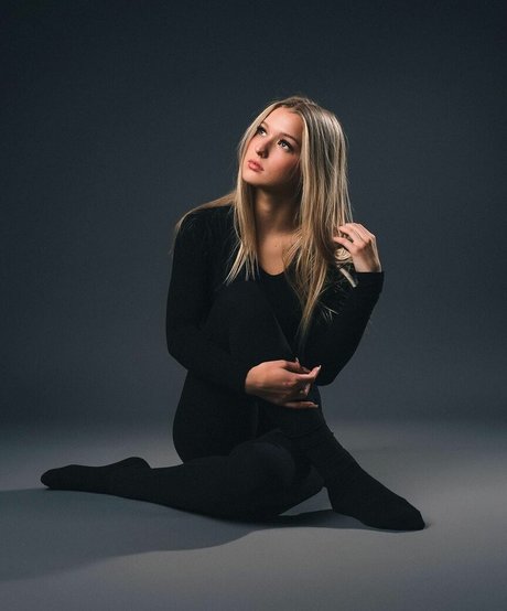 Emma Welyki model best photo