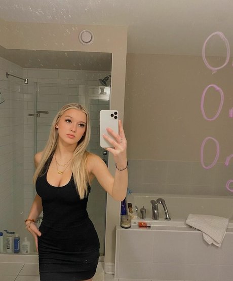 Emma Welyki model best picture