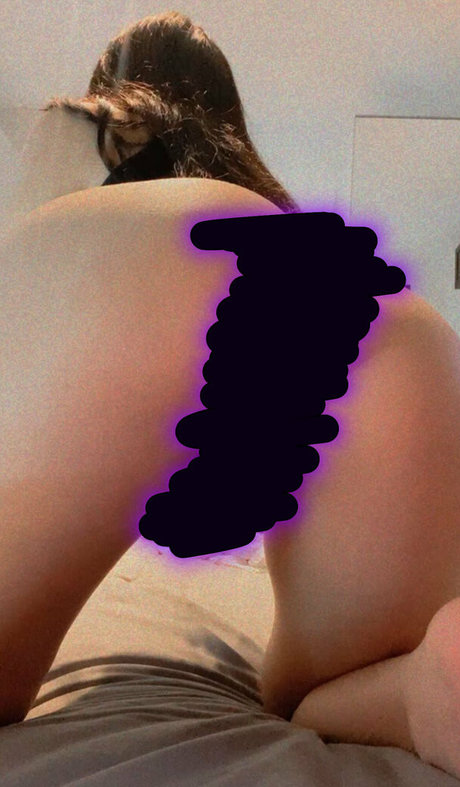 laalemonzz model hd pics