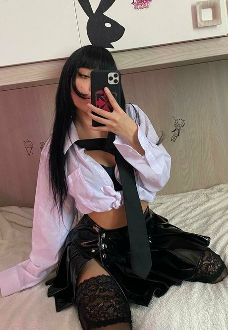 laalemonzz model hot photo