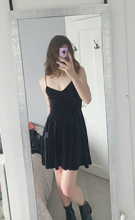 Raven64190 adult actress pics