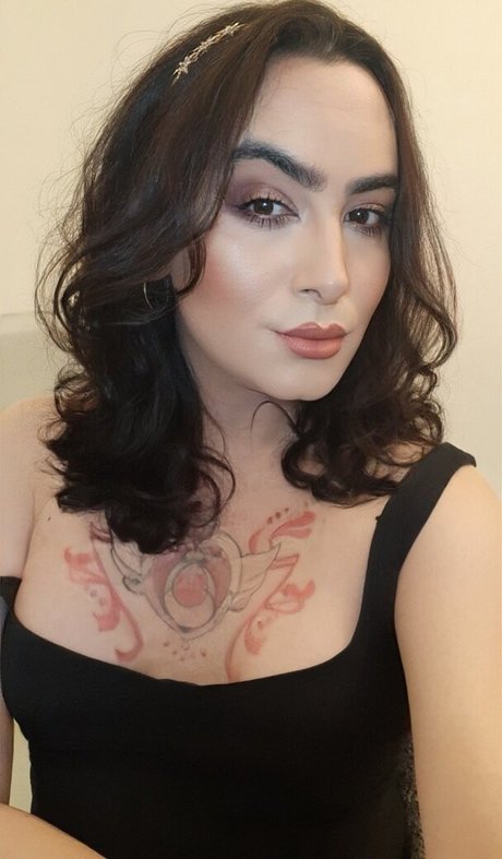 Miss Yuna model gallery