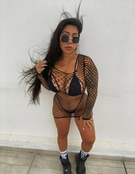 thbabyambarr model top pics