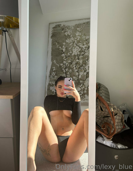 lexy blue exclusive model image