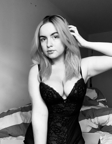 cezel pretty model image