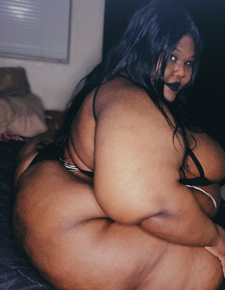 ssbbwerotika pretty model img