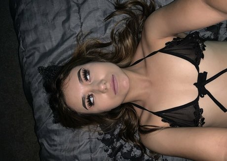 rlunas art actress pic