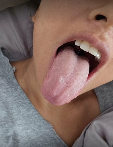 Tongue Queen star hot galleries