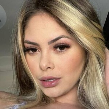 Sammy Gomes perfect star photos