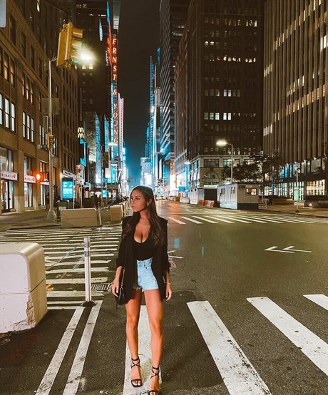 Faryn Corey model nudes pics