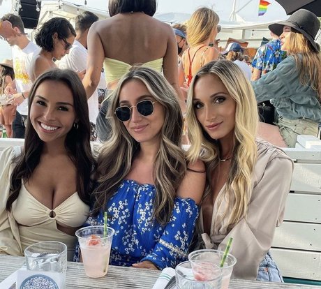 Faryn Corey model pic