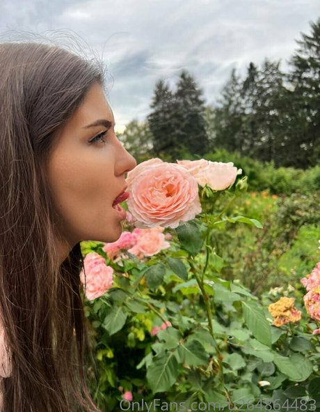 vika ua nude pornstar photo