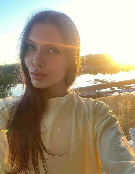 vika ua nude model img