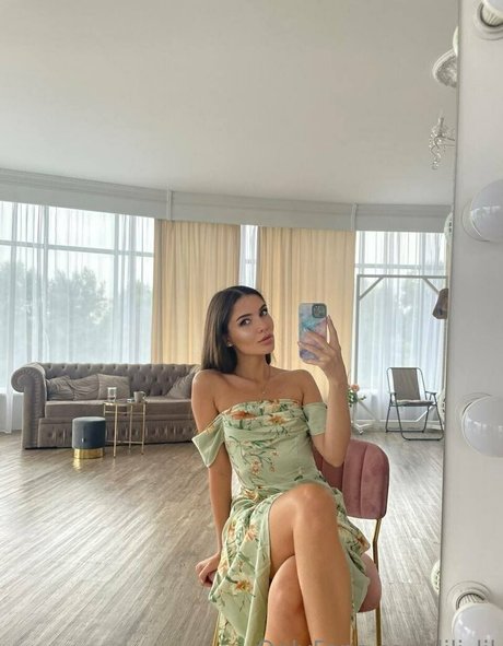 vika ua naked star picture