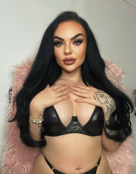 amyluxxx beautiful actress photo