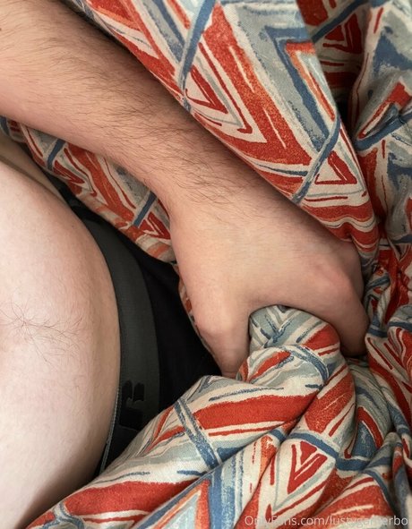 lustygamerboi model pretty pictures