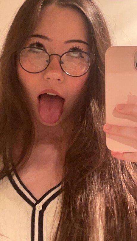 AliciaJade porn actress image