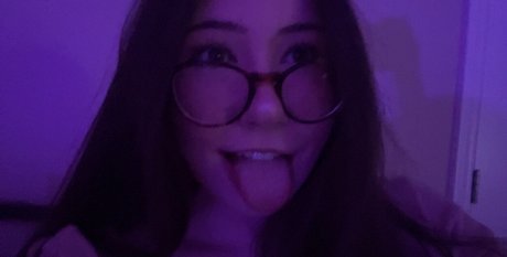 AliciaJade model porn pictures