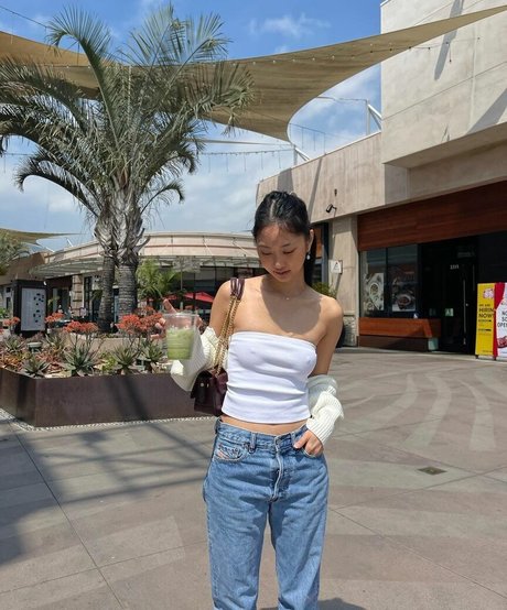 thuvnn model porn pics