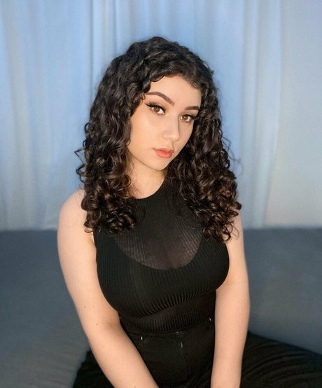 Yazzi star nudes images