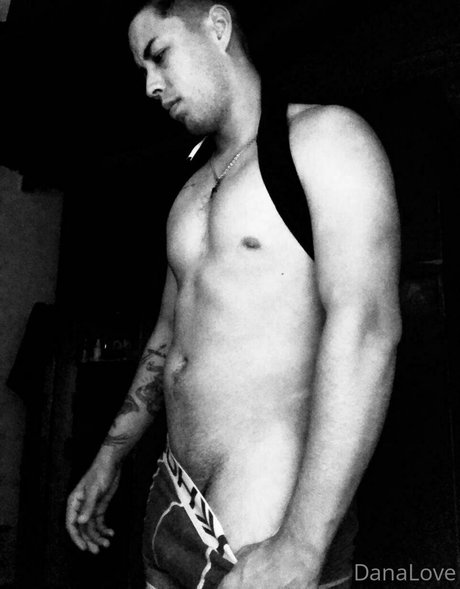 danavogg nudes star img