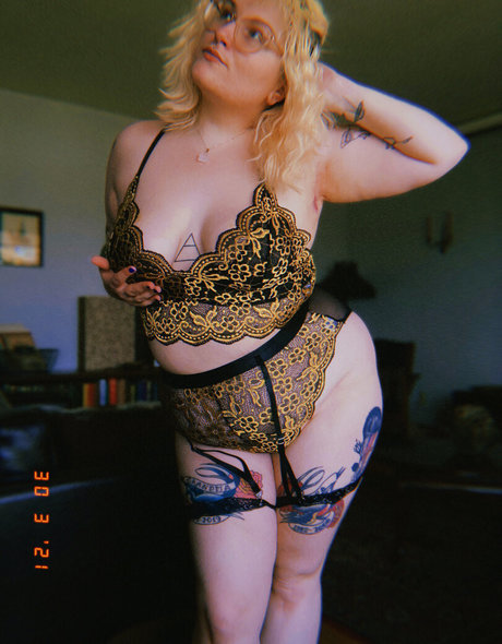 prxncesspeche model top img