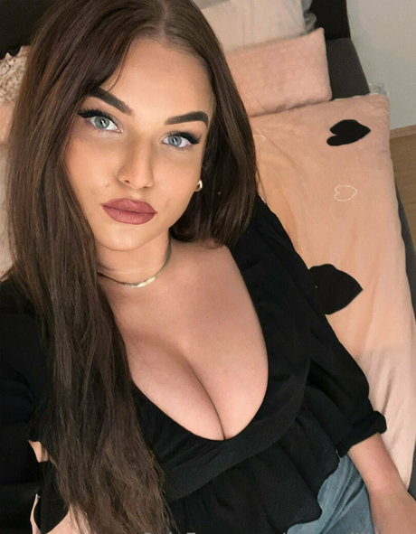 julia williams sexy star photo