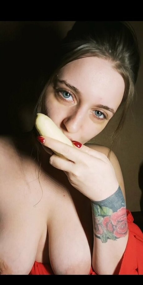 itsxonia erotic model image