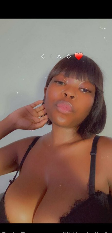 dollydoubled model naked photos