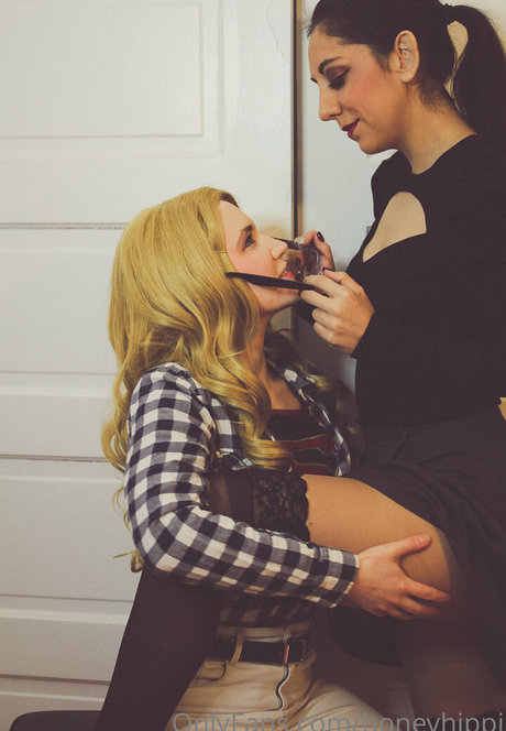 honeyhippi xxx pornstar pictures