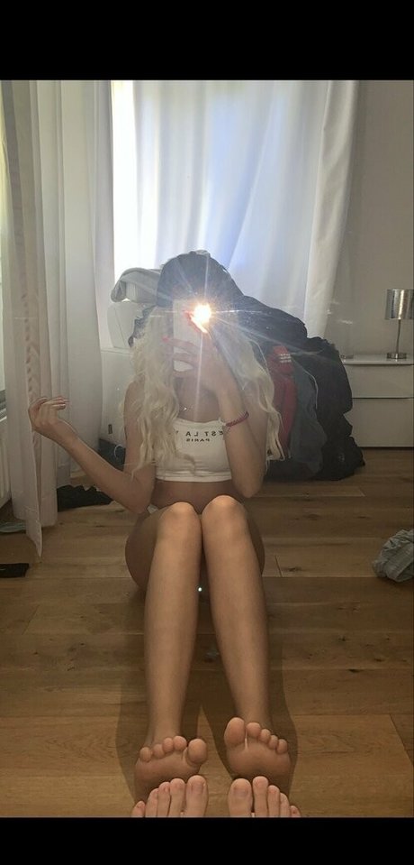 monamixxx nudes pornstar photo