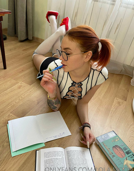 kate777aye art star galleries