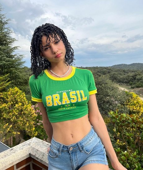 Larissa Kimberly star nude img