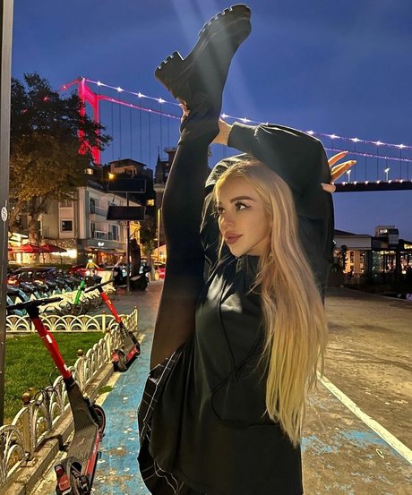 Anna Contortionist pornstar xxx archive