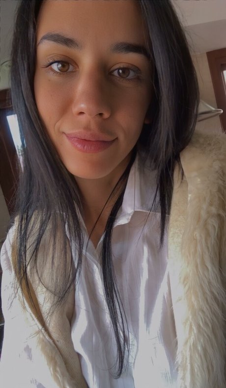 Vera Kaludi star exclusive img