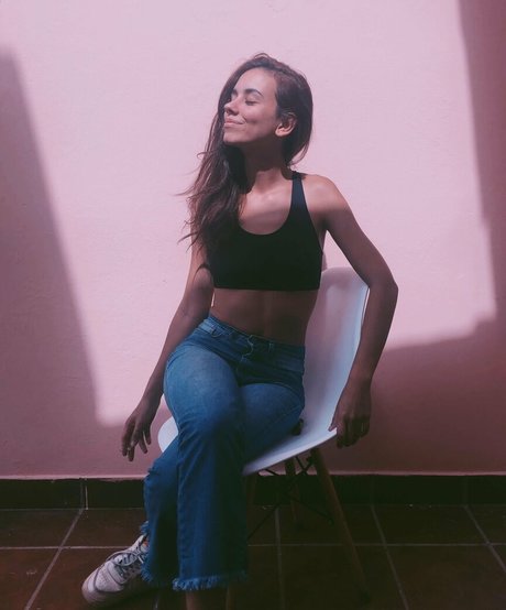 Vera Kaludi star hot image