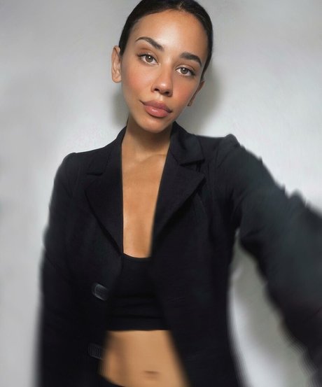 Vera Kaludi model beautiful gallery