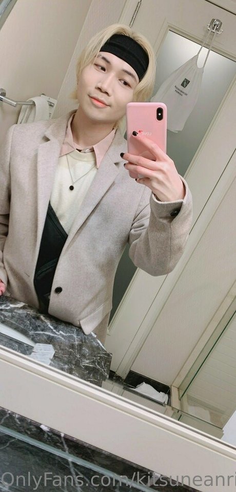 kitsuneanwi model high quality pictures