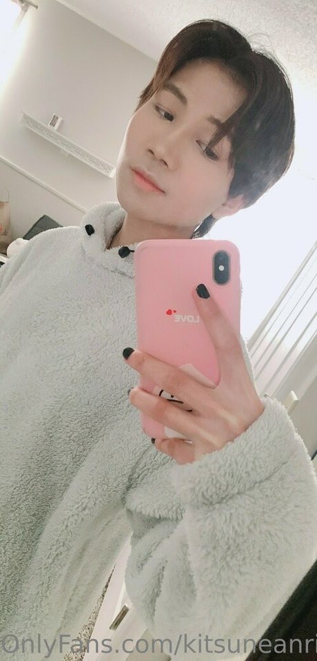 kitsuneanwi nude model archive