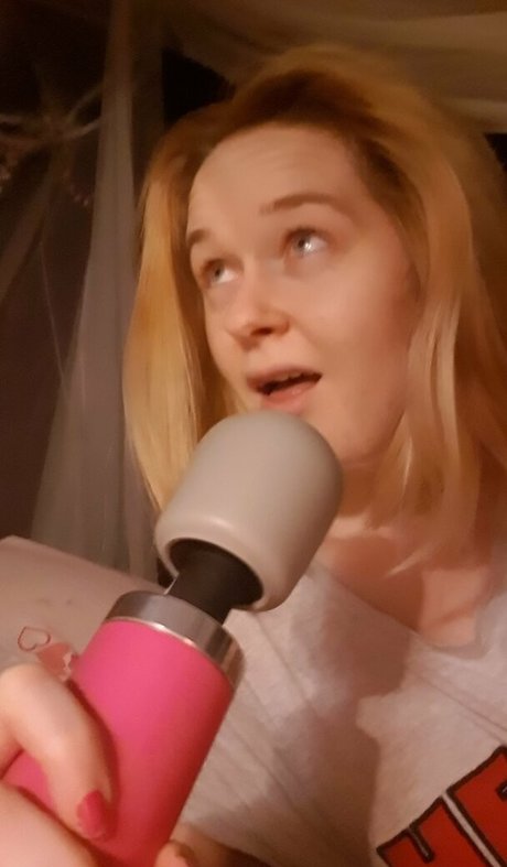 faeriewillow free model pic