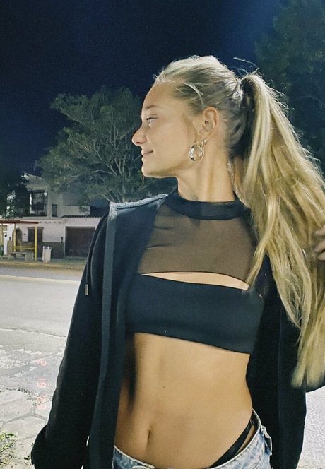 lolaaaai nice model img