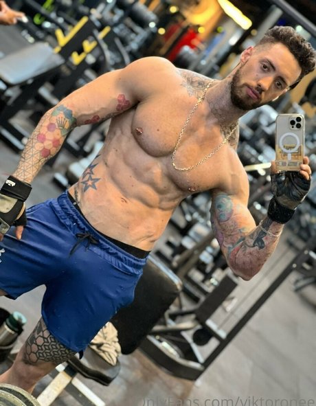 viktoronee naked pornstar photo