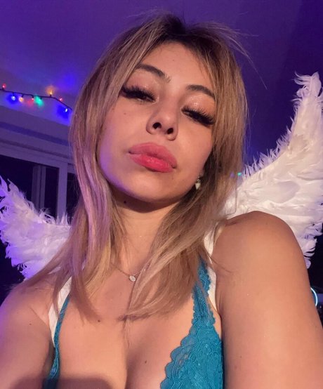 Glossyjocie porn model picture